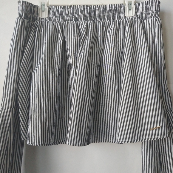 Bebe Off the shoulder Striped Crop Top - Picture 3 of 12